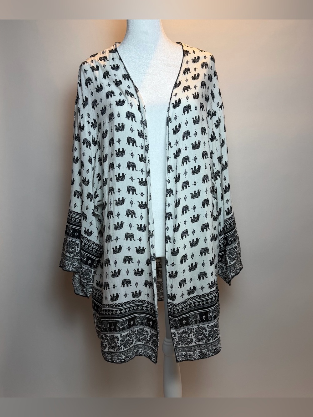 Cupshe Black and White Printed Kimono